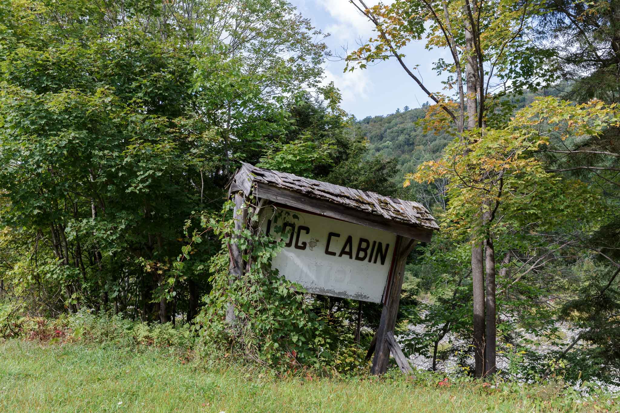 Log Cabin Motel Sign